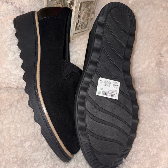 Clarks Black Women's Loafers NEW - Picture 3 of 6
